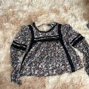 American Eagle long sleeve floral top